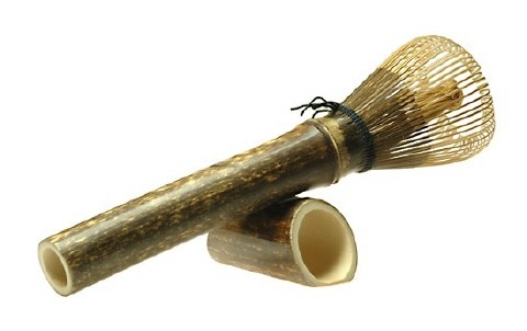 Teebesen aus Bambus zum einrühren von Matchtee mit Besenhalter