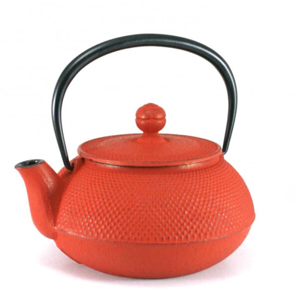Iwachu - japanische Gusskanne Arare 0,55l rot