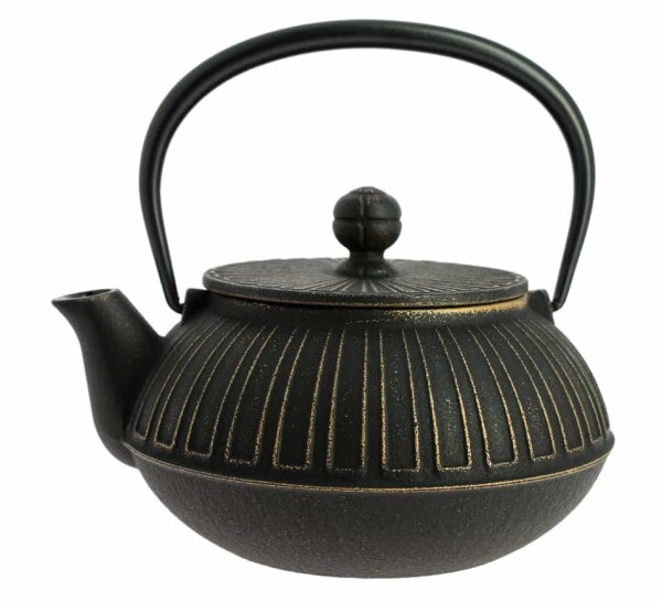 Iwachu - japanische Gusskanne Kiku 0,65l schwarz-gold