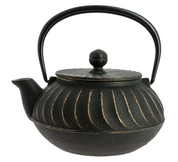 Iwachu - japanische Gusskanne Nami 0,65l schwarz-gold