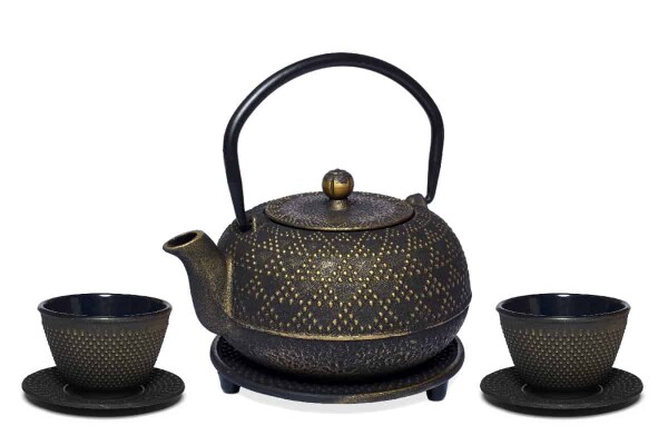 Teeset Akita 0,7l schwarz-gold + Becher und Untersetzer
